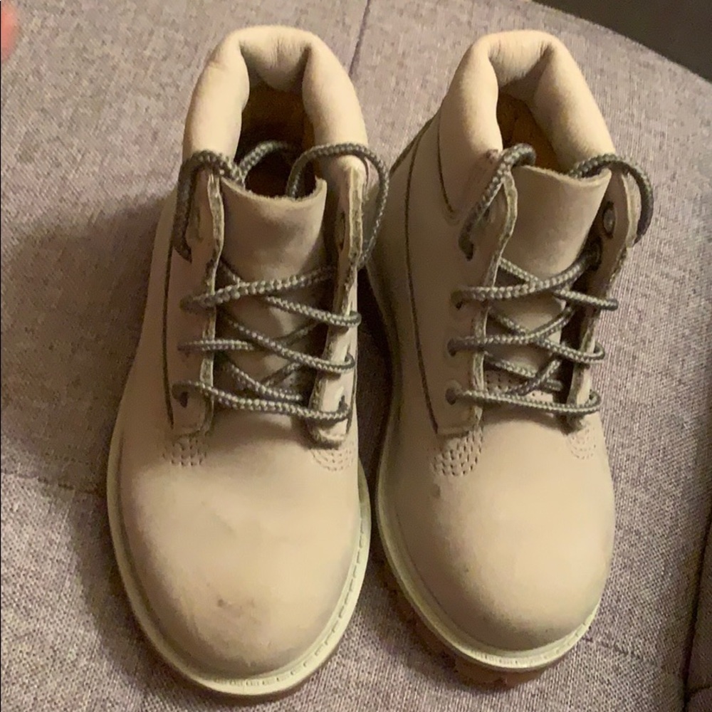 Gray Timberlands - Picture 2 of 3